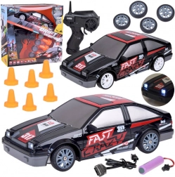 voiture RC drift avec cônes et roues de rechange 1:24