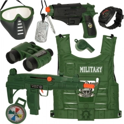 Ensemble militaire avec gilet, fusil et jumelles