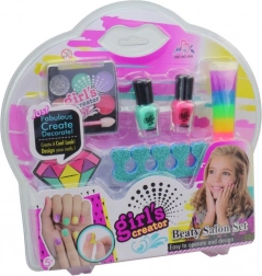 Studio de cosmétique et de manucure MaDe pour filles