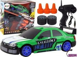 Voiture de sport R/C verte télécommandée avec roues interchangeables