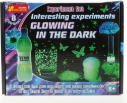 Expériences lumineuses fascinantes dans l’obscurité pour enfants