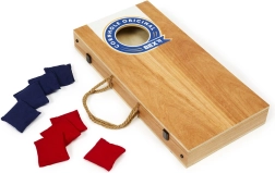 Jeu de Cornhole en extérieur