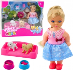 Mini poupée avec deux chiots et des gamelles