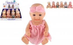 poupée bébé 20 cm au corps souple – assortiment de tenues en boîte