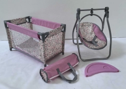 Ensemble pour poupées Pink Flowers – lit de voyage et chaise 2 en 1 (balancelle)