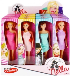 Poupée en robe colorée