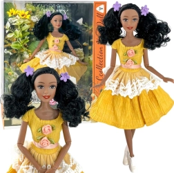 Woopie Royal poupée Emi 32 cm en tenue tendance avec de beaux cheveux noirs