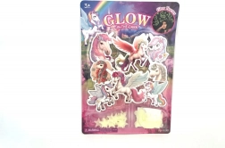 Licornes lumineuses dans le noir