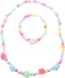 Ensemble de bijoux à la mode avec des roses