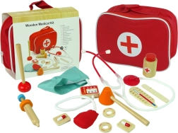 set médical en bois dans un sac avec stéthoscope et tensiomètre