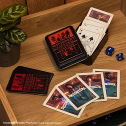 stranger things cartes à jouer jokers en boîte métallique