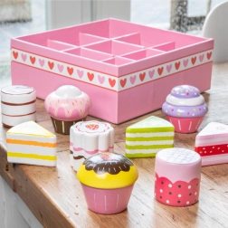 Petits gâteaux en bois dans une boîte cadeau - 9 pièces
