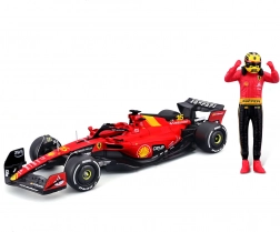 modèle en métal Bburago Ferrari SF23 1:24 avec figurine du pilote