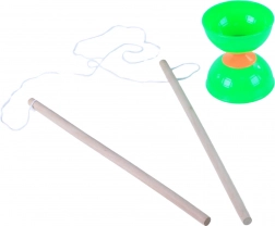 Jouet diabolo avec calices en plastique vert et baguettes en bois