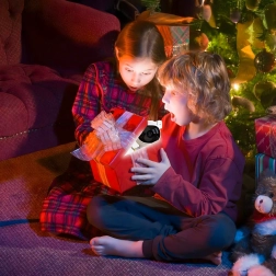 Projecteur d’étoiles astronaute avec télécommande – veilleuse pour chambre d’enfant