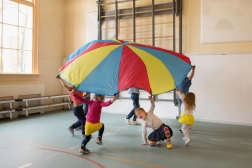 parachute moteur avec balles pour enfants