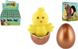 Poussin en éclosion dans un œuf