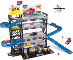 Grande aire de stationnement à étages avec héliport