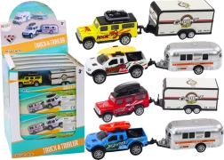 Voiture tout-terrain avec caravane remorque