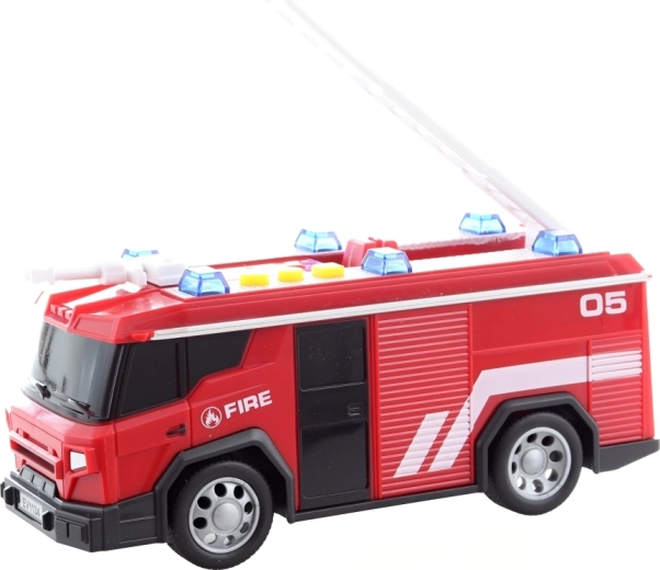 Camion de pompiers avec échelle