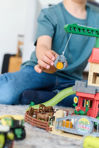 Grue fonctionnelle avec poulie pour soulever les charges