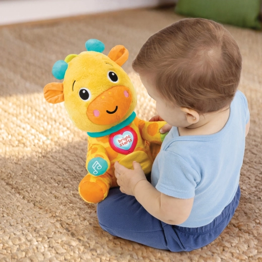 Une girafe douce pour les petites mains