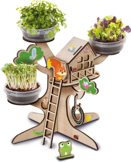 Cabane dans l’arbre en bois stable servant de support original pour plantes