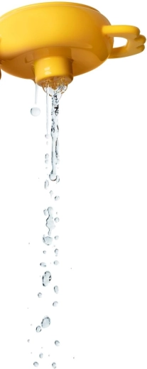 Puise et projette de l’eau