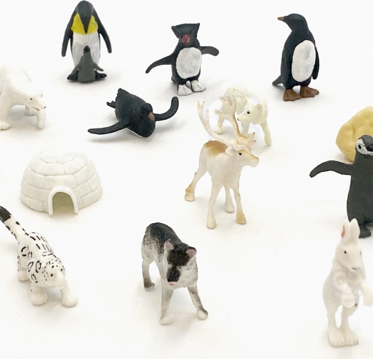 Figurines réalistes d’animaux polaires