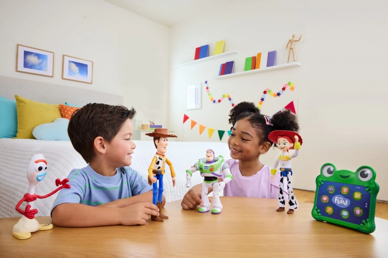 Reconnaît d’autres figurines Interactables et « parle » avec elles