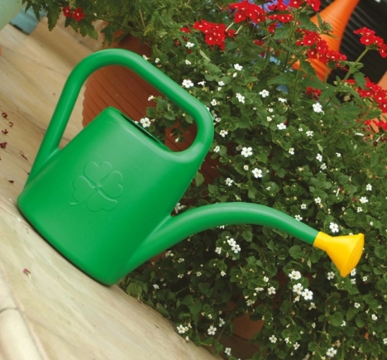 Prise en main confortable et versement précis