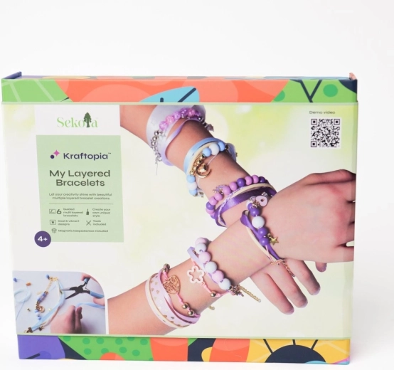 Bracelets superposés selon son propre style