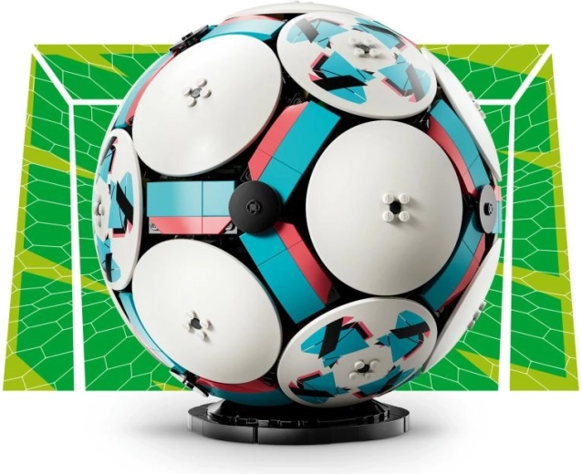 Exposition stylée avec socle noir