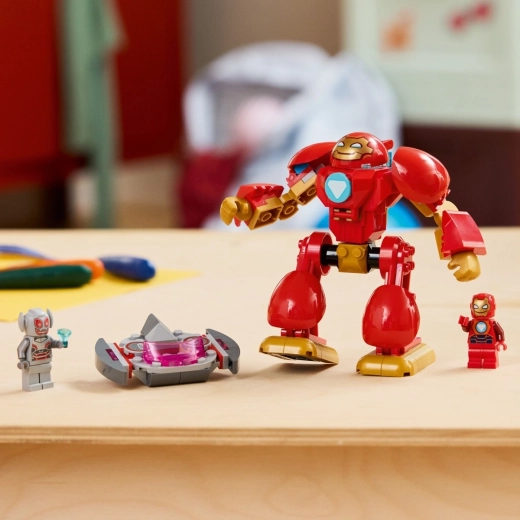 Ultron et son engin volant pour des batailles palpitantes