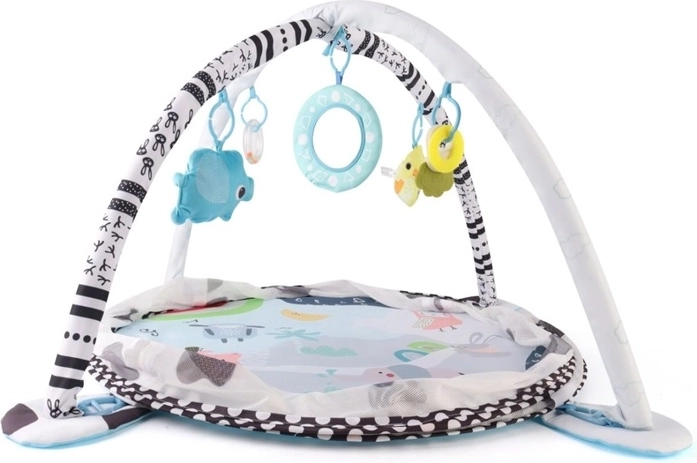 Jouets suspendus pour développer la motricité