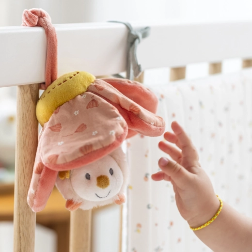 Peluche douce favorisant la préhension