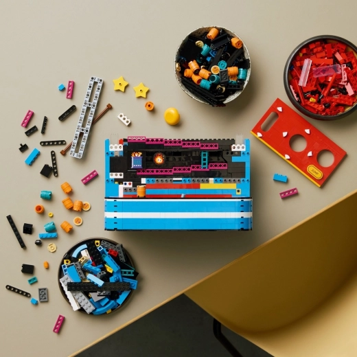 1367 pièces et construction intelligente avec LEGO Builder