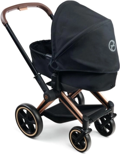 Design réaliste inspiré de la CYBEX PRIAM