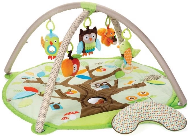 SKIP HOP tapis d’éveil avec arche Treetop Friends, 5 jouets et coussin