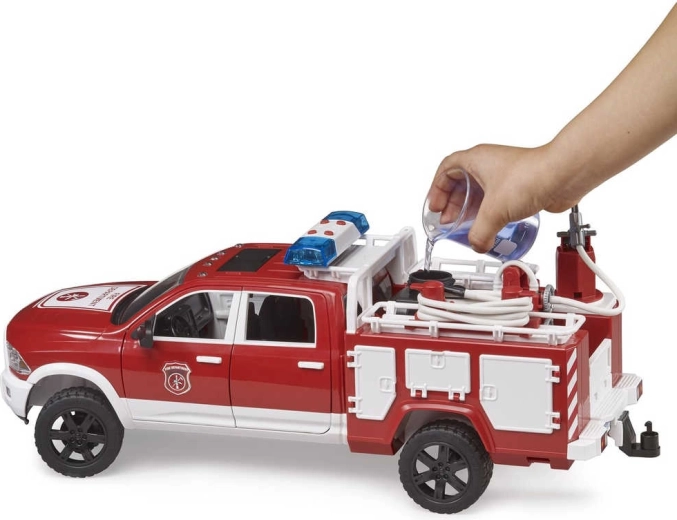 Canon à eau fonctionnel pour les interventions des pompiers