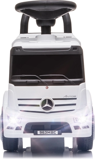 Design Mercedes-Benz sous licence et détails réalistes