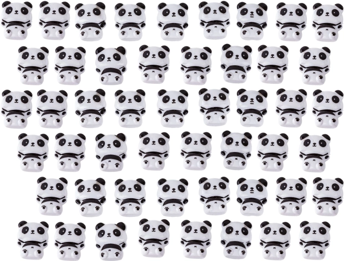 50 figurines de pandas et accessoires dans le set