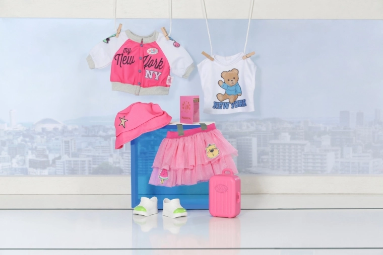 Tenue élégante pour petites voyageuses