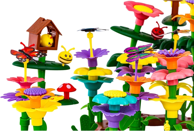Pièces colorées et décorations, y compris des insectes