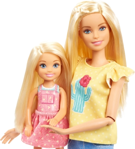 Deux poupées pour le jeu de rôle : Barbie et Chelsea