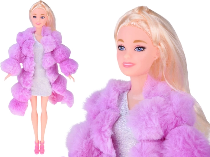 Poupée stylée au volant