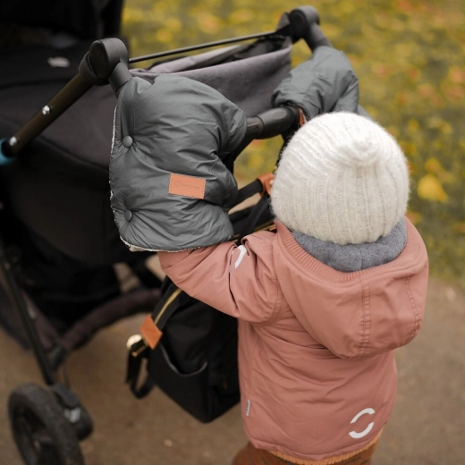 Fixation universelle pour la plupart des poussettes