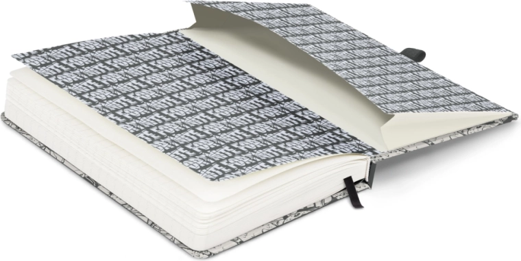 Détails pratiques : poche, porte-stylo et marque-page