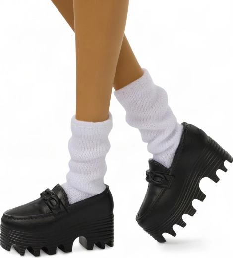 Chaussures marquantes et chaussettes longues