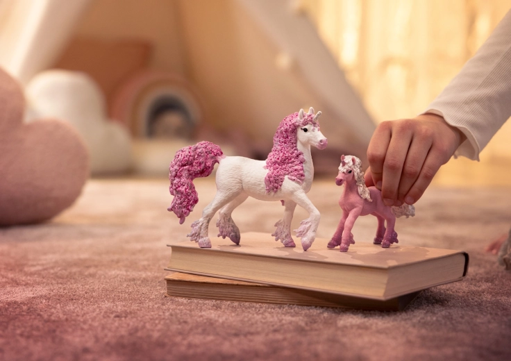 Stimule l’imagination et la narration d’histoires